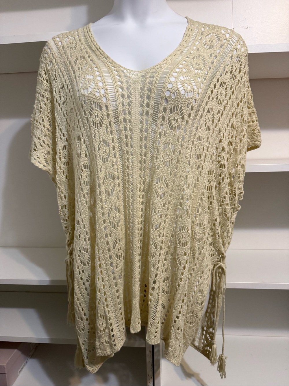 #47. CREAM CROCHET COVER W SIDE TIES O/S - Picture 4 of 4